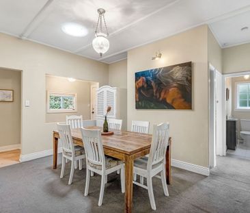 Modern Character - Photo 5