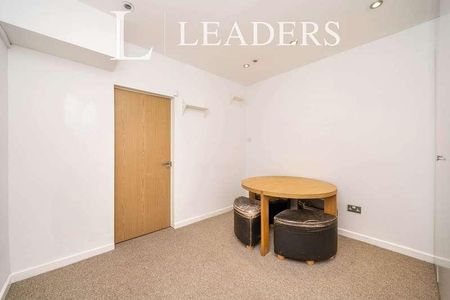 Hoole Lane, Chester, CH2 - Photo 4