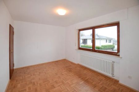 Einfamilienhaus mit Doppelgarage und Garten in zentraler und dennoch ruhiger Lage von Asbach! - Photo 4