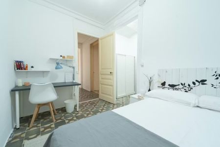 Carrer de Santa Anna, Barcelona, Catalonia 08002 - Photo 5