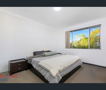 Spacious & Convenient 3-Bedroom Apartment - Photo 2