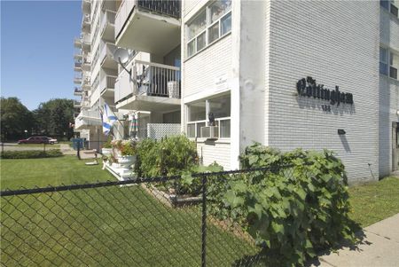 The Nottingham - Photo 2