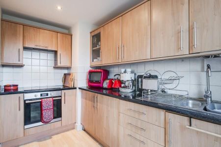 1 Bedroom Flat To Let - Photo 5