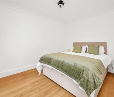 4 bedroom flat to rent - Photo 5