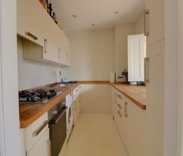 1 Bedroom - Photo 5