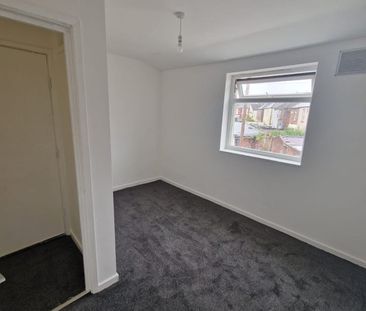 2 Bed Flat, Poulton Road, CH44 - Photo 6