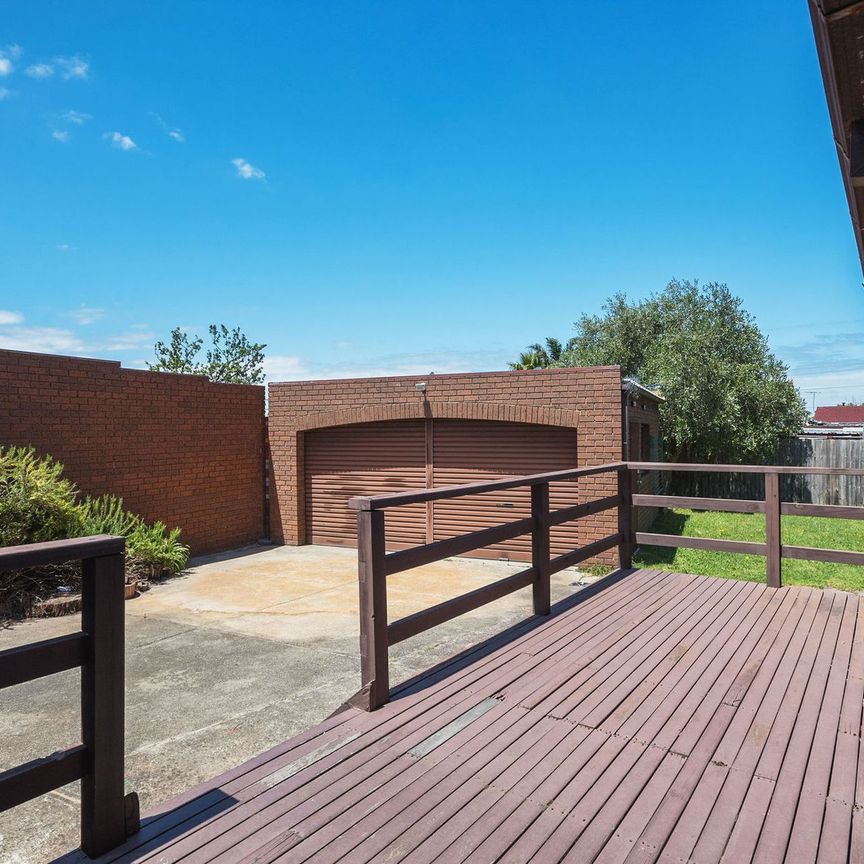 47 Leonard Close, 3169, Clarinda Vic - Photo 1