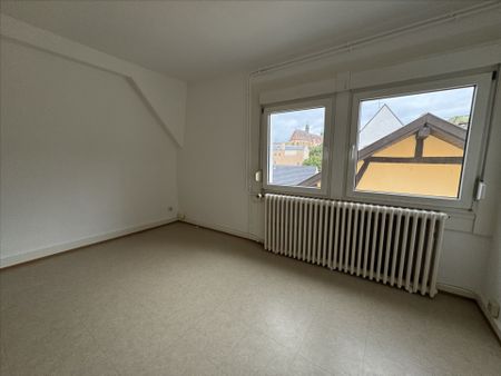 Location Appartement 3 pièces 83m² - Photo 2