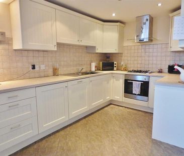 3 bedroom semi-detached house to rent - Photo 5