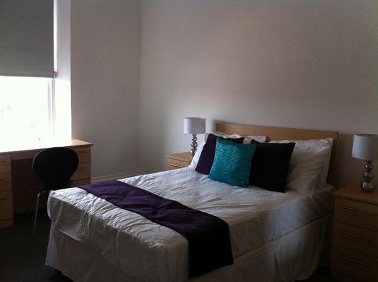 3 bedroom flat to rent - Photo 1