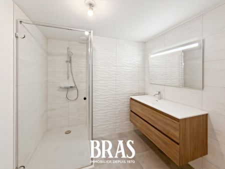 Location Appartement 5 pièces 163m² VANNES 56000 - Photo 4