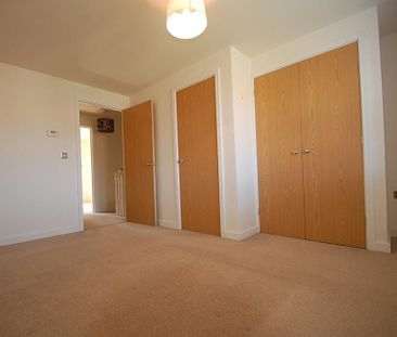 2 bedroom end of terrace house to rent - Photo 3