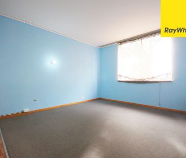 SELF CONTAINED STUDIO APARTMENT IN CONVENIENT LOCATION - Photo 1