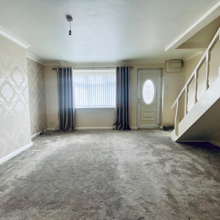 2 bedroom terraced house to rent - Photo 1