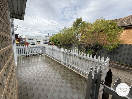 140 Uriarra Road, Crestwood NSW 2620 - House For Rent | Domain - Photo 5