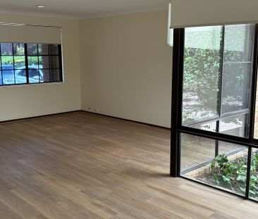 11 Edwards Green, Floreat. - Photo 2