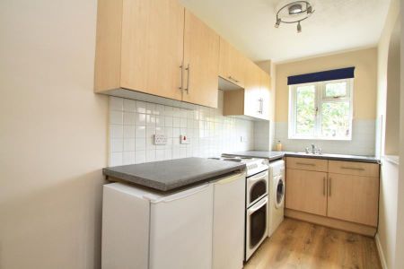 1 bedroom terraced house to rent - Photo 2