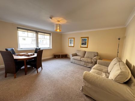 11 St Andrews Square - Photo 2