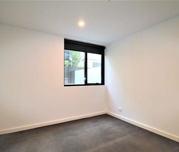 Ground Floor Delight Perfect for Entertaining - Photo 3