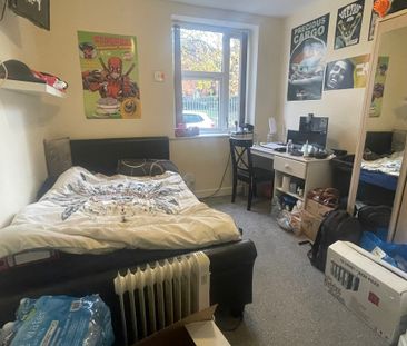 8 Bedroom Shared Flat - Photo 3