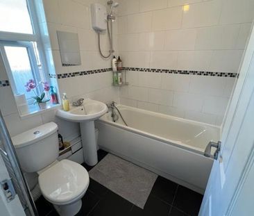 Room in a Shared House, Kelso Gardens, LS2 - Photo 1