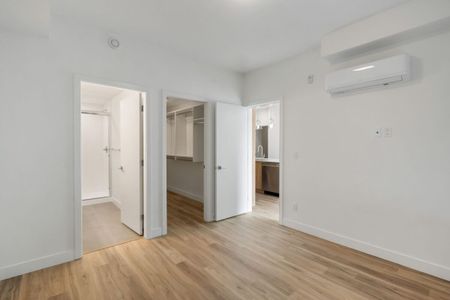 Brand New 2 Bedroom in Sterling at Bell Centre B2-B8 – First Month Free! - Photo 5