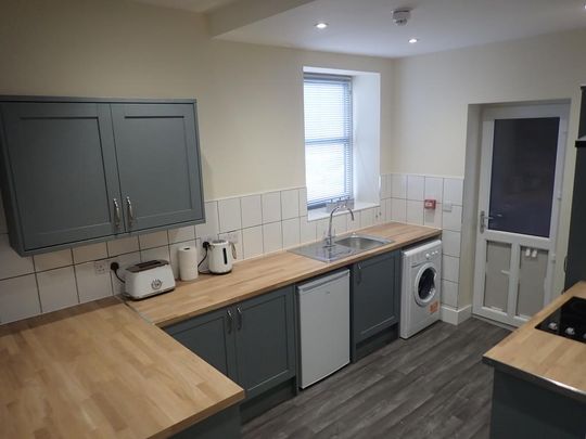 1 bedroom ground floor flat to rent - Photo 1