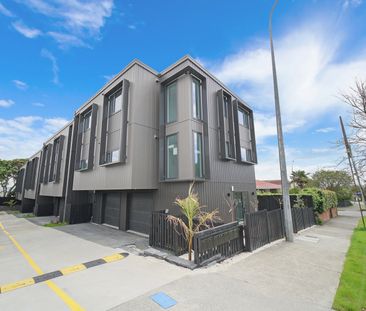 Close to everywhere. - Photo 5