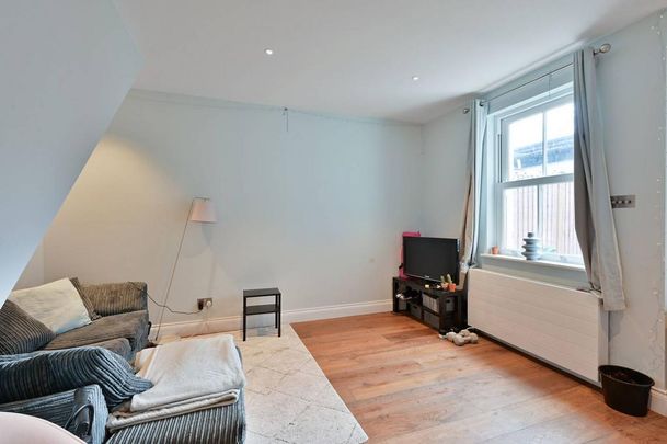 3 bedroom flat to rent - Photo 1
