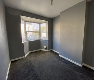 2 bedroom end of terrace house to rent - Photo 3