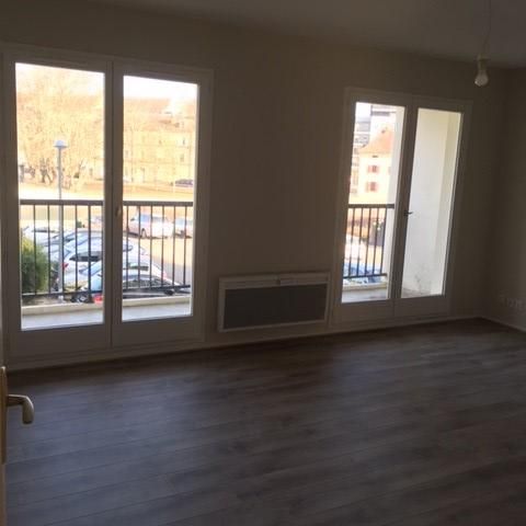 Location Appartement 3 pièces 66m² - Photo 1