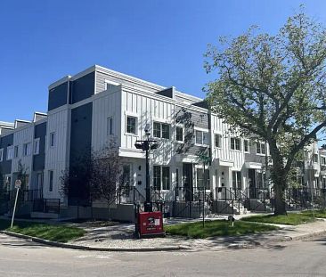 Charming 1 Bedroom - Lower Unit | 1657 8 Avenue Northwest, Calgary - Photo 1