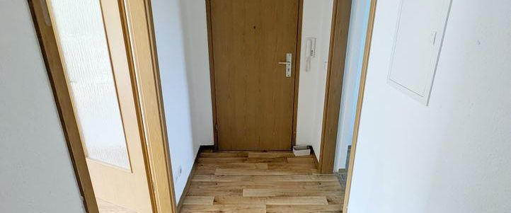++ charmante, renovierte 2-Raum Wohnung mit Balkon & Tageslichtbad - einziehen & wohlfühlen ++ - Photo 1