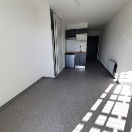Location Appartement 1 pièce 18m² NIMES 30000 - Photo 4