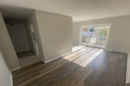 86 Wellington Street, Barrie - Photo 4