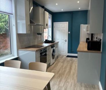 Queens Road (4 bed) - Photo 5