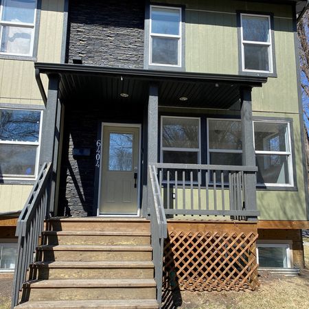 4 Bedroom 2.5 Bathroom Duplex Upper Unit in Montrose - SF212 - Photo 3