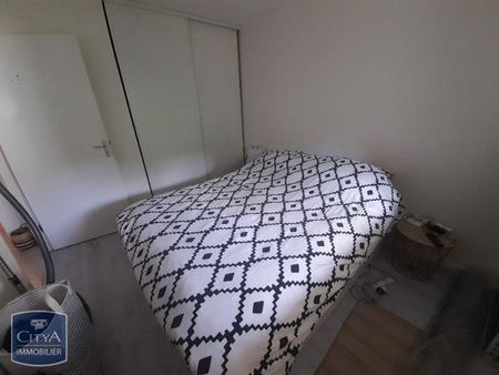 Location Appartement 2 pièces 48m² CAUDEBEC LES ELBEUF 76320 - Photo 4