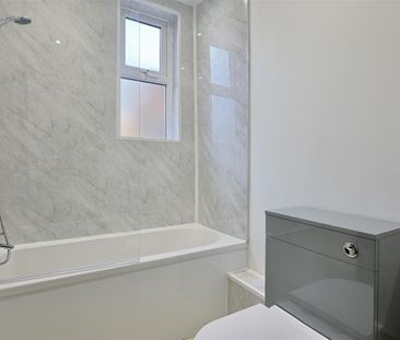 2 bedroom Flat to rent in Warton Terrace, Heaton, Newcastle Upon Tyne - Photo 3