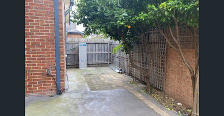 Perfectly located and lots of living space - Photo 5