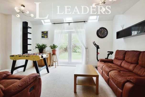 4 bedroom house to rent - Photo 1