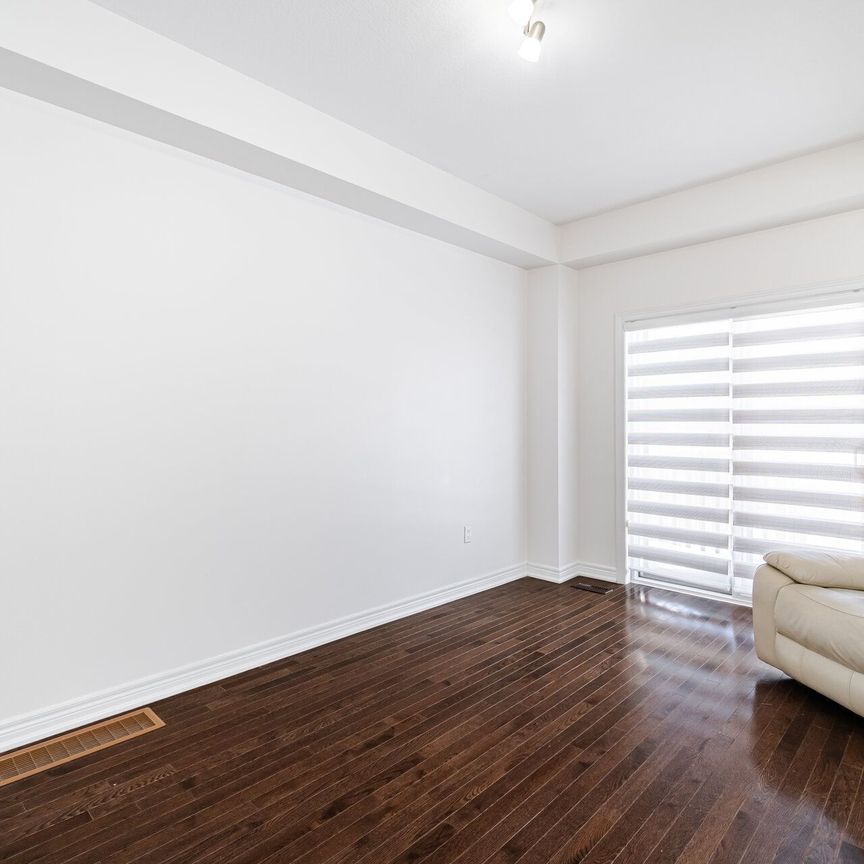 For Lease - 136 Westbank Trail, Hamilton, Ontario - Photo 1