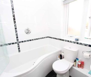 Rettendon Close, Rayleigh, SS6 - Photo 4