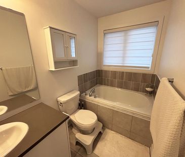 For Lease - 74 Blue Forest Crescent, Barrie, Ontario - Photo 6