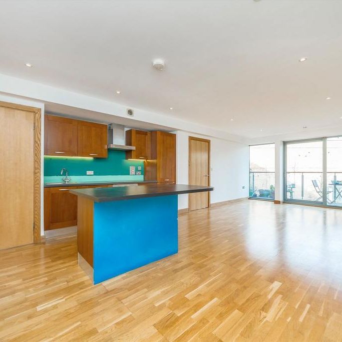 3 bedroom flat to rent - Photo 1