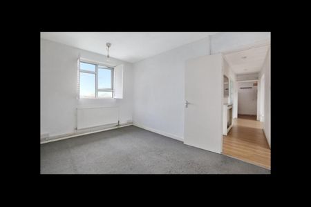 2 Bed Flat, Forest Hill, SE23 - Photo 2