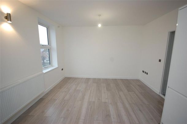 2 bedroom maisonette to rent - Photo 1