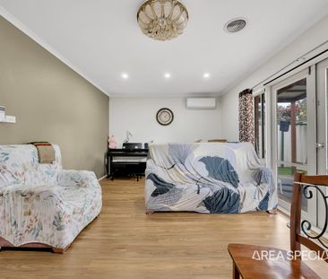 8 Hampshire Court, Tarneit, Vic 3029 - Photo 6