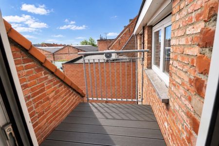 Gerenoveerd appartement op de 2de verdieping met 2 slpk en terras - VERHUURD - Photo 4