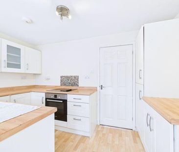 2 bedroom terraced house to rent - Photo 2